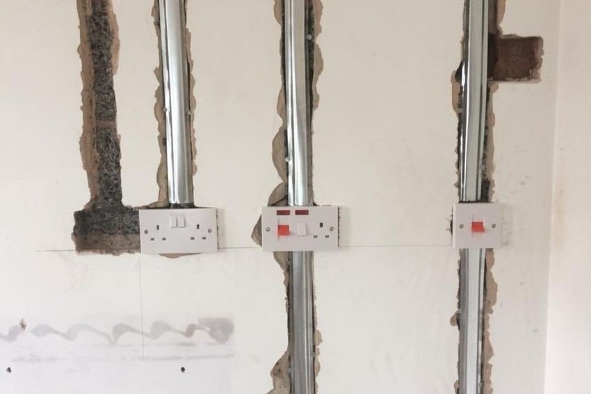 Walls chased for a house rewire