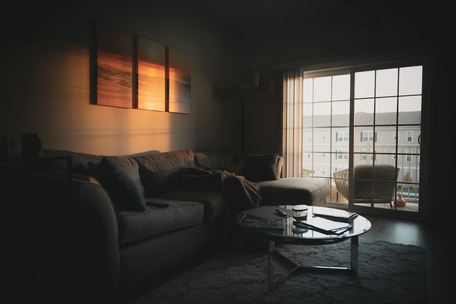 Living room lighting and sockets
